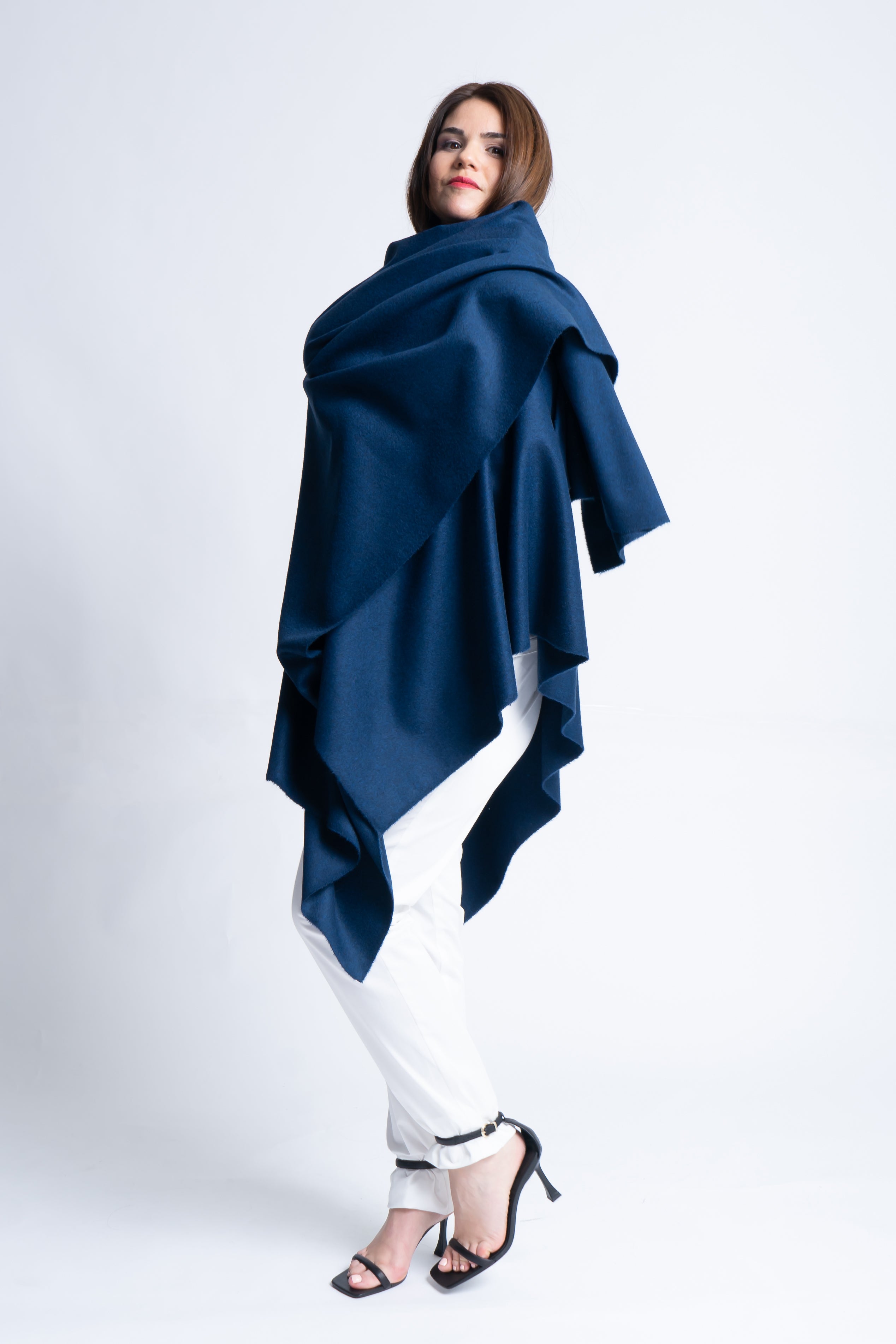 Leyla Cape in Cashmere - ADAM BRODY Zürich